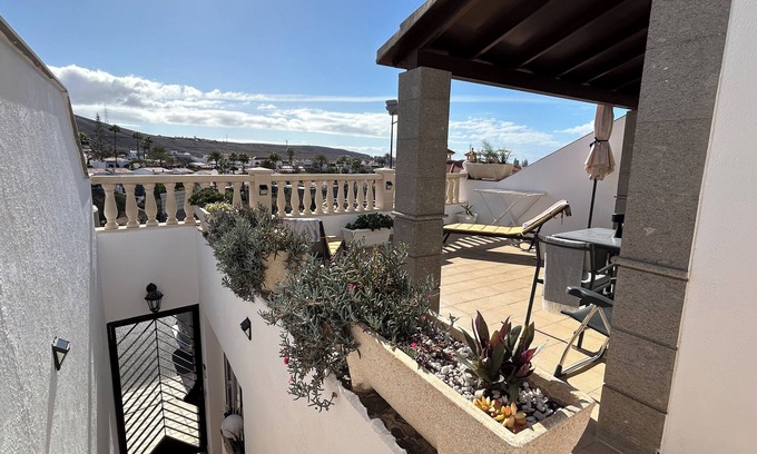 Arguineguin Apartment | Superior Deluxe home With Mountain Town & sea viewsnSat T:V & 5g Wifi