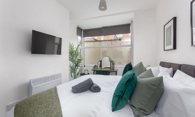 Blackpool Town Center Apartment | Superior One Bed Apartment, Sleeps 4, Central Location