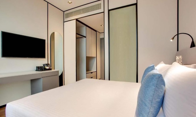 Jumeira 3 Apartment | Superior Room Near Nostalgia Cafe By Luxury Bookings