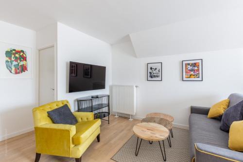 Serris Apartment | Sur un Nuage by Plaza