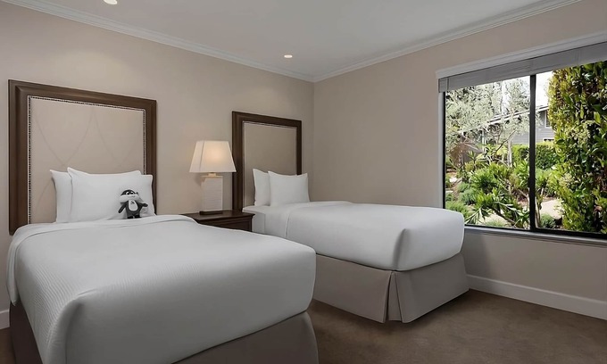 Napa Hotel | Surely an Exciting Stay! Golf Course, Pool, Tennis, Near Lake Park, FREE Parking