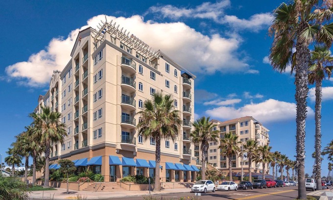 Townsite Hotel | Surf at wonderful Oceanside right across from beach with pool & views.