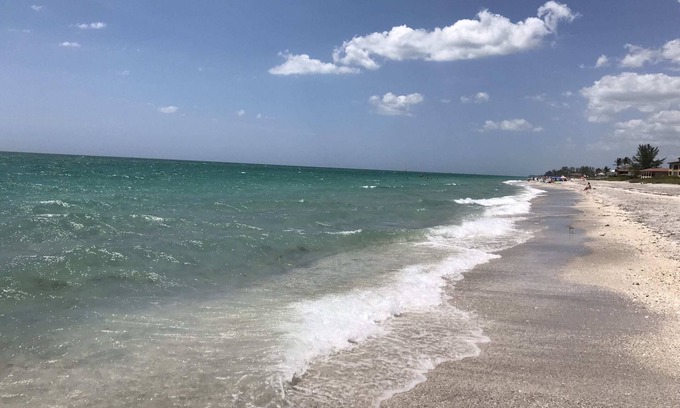 Englewood House | Surf's Up.at Beachcomber of Manasota Key.150 Steps to the Sand & Gulf Waters