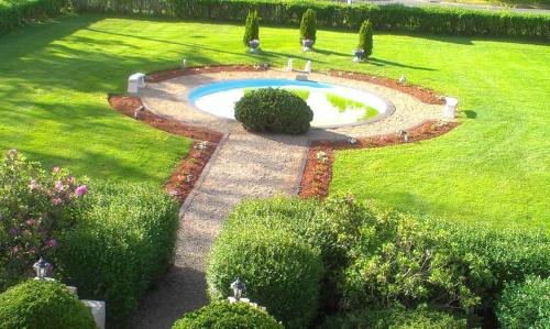South Yarmouth Hotel | Surf & Sand Beach Motel