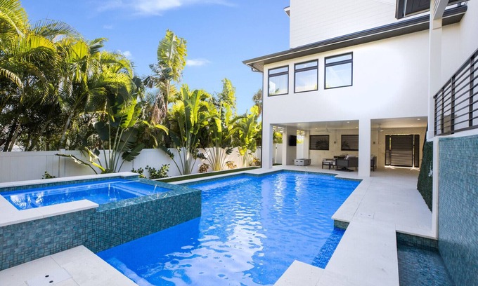 Holmes Beach House | Surf Side Beach House GULF VIEWS hosted by Beach Retreats Vacation Rentals