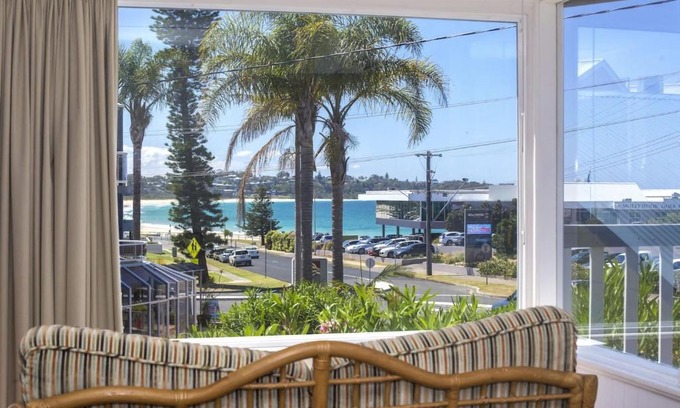 Mollymook House | Surf & Turf Retreat