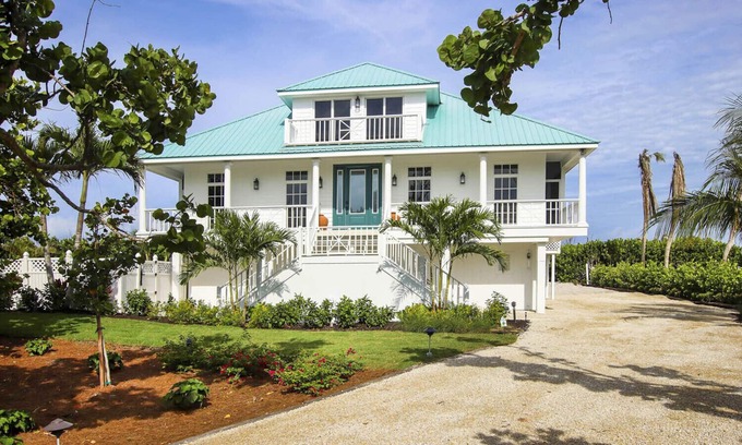 Wulfert House | Surfcomber Beachfront 4 Bedroom/4 Bath House