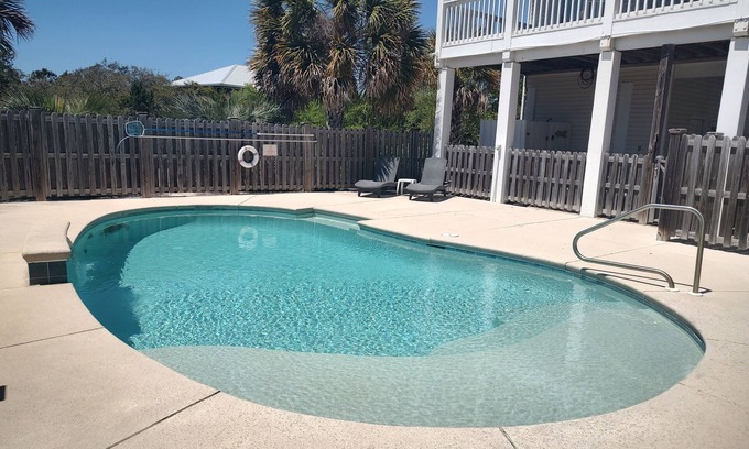 St. George Island House | SURFING SEA TURTLE, pool, gulf view, short walk to the beach