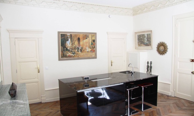 Bagneres-de-Luchon Apartment | Surprising apt T2 42m²/4 pers/1 ch/equipped kitchen/living room/HEATED POOL