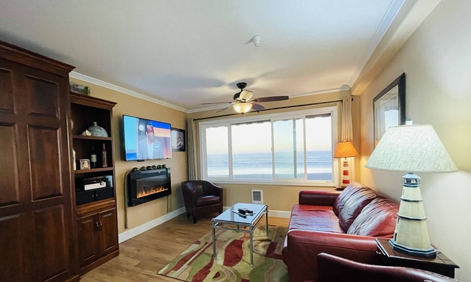 Lincoln City Condo | Surround Yourself in Luxury, Oceanfront 1 bed 2 bath Condo - w/o extra Mg fees