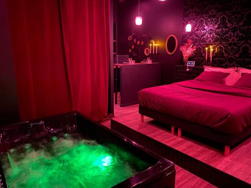 Prefecture Apartment | SV- Le Secret Marseillais Love room