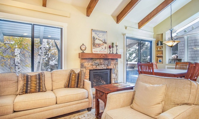 Ketchum Condo | SV140 - Walk to Lifts & Town - Hot Tub & Pool