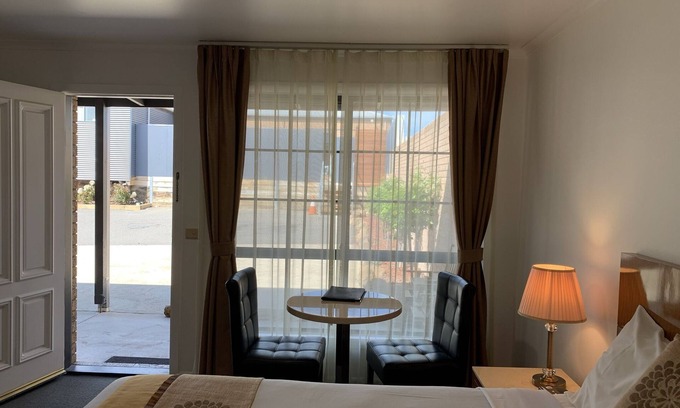 Yass Hotel | Swaggers Motor Inn