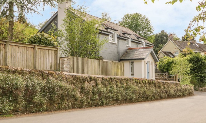 Tuckenhay House | SWALLOWS, family friendly, country holiday cottage in Cornworthy
