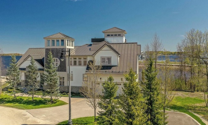 Port McNicoll House | Swan Cove Waterfronts Retreat