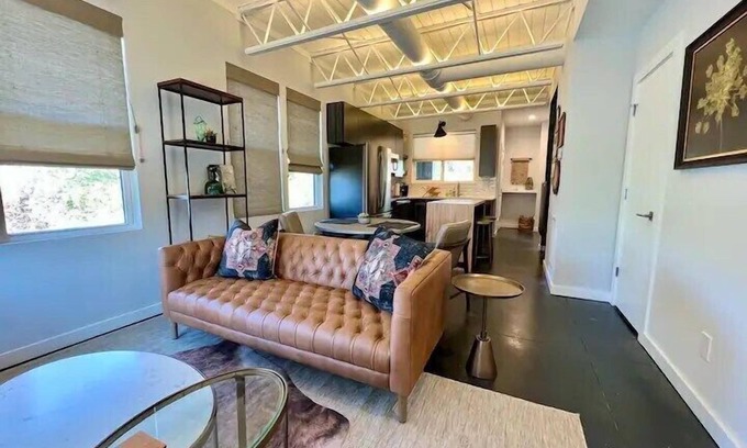 Wilmington Condo | Swanky Retreat - Downtown