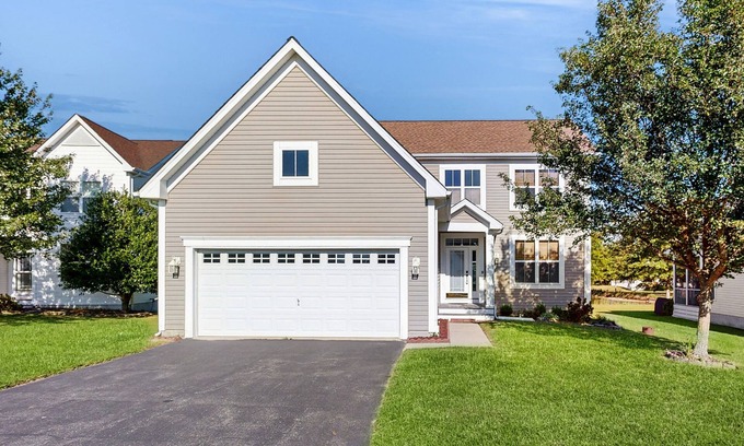 Swann Cove House | Swann Cove spacious house w/community pool, deck, patio & grill