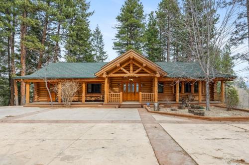 Victor House | Sweathouse Creek Lodge
