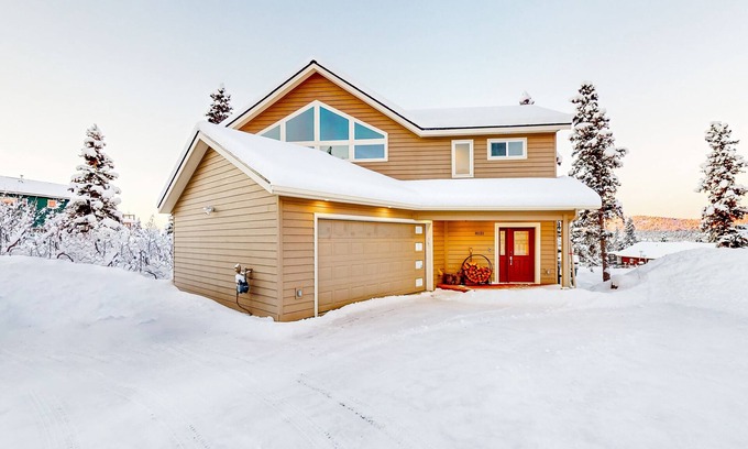 Bear Valley House | Sweeping mountain and ski view escape near the city center with a hot tub