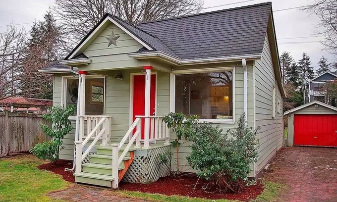 Greenwood House | Sweet 1 BR Rescued House in Greenwood