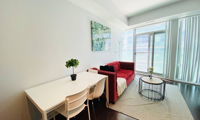 Central Waterfront Condo | Sweet and Cozy 1 Bedroom in the heart of Downtown