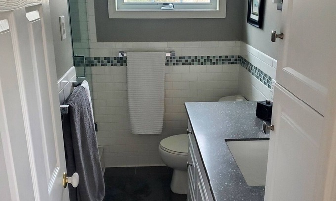 Niantic Cottage | Sweet Cottage in Beach Community