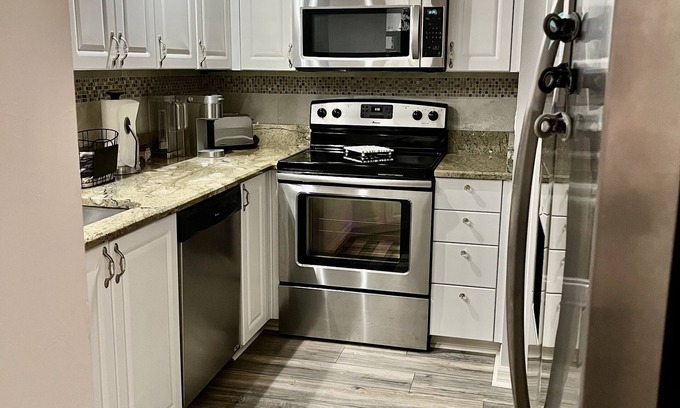 Biggar Condo | Sweet Tranquility! Enjoy this Sweet tranquil space near RSW! 90 day minimum stay