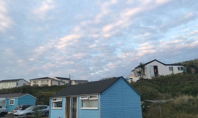 Hayle Ski Chalet | Sweet wooden chalet on the dunes by Hayle beach - 3 miles of golden sand