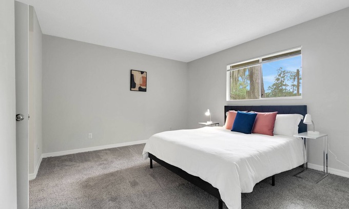 Gainesville Apartment | Sweetwater 9F I Beautiful 2Bd Apt I Free Parking