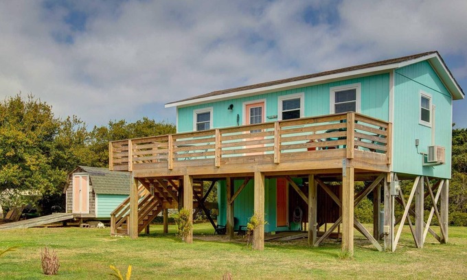 Salvo Cottage | "Swell Life"- Cozy Oceanside Cottage- Short Walk To Ocean- Quiet Beach Access