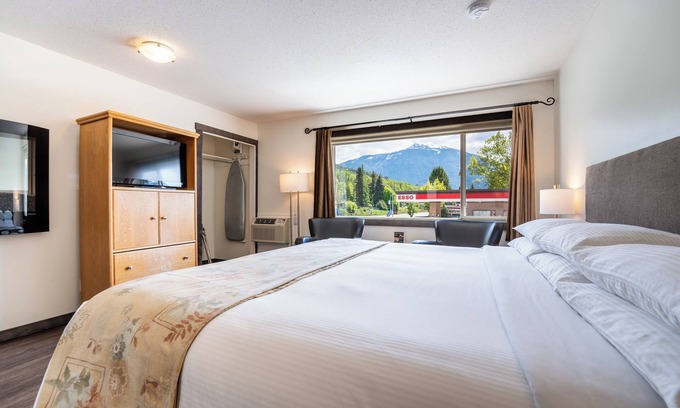 Revelstoke Hotel | Swiss Chalet Motel