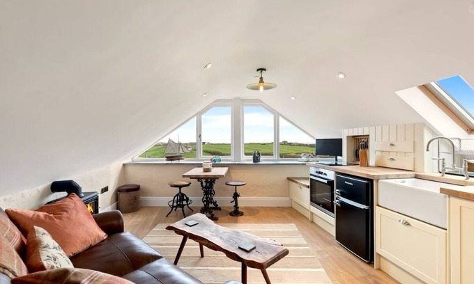 St Brides Cottage | Swn y Môr - 1 Bedroom Cottage - Whitesands