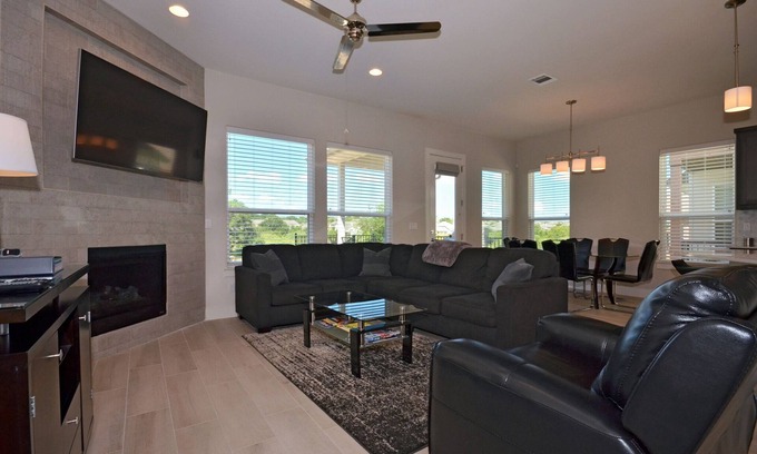 Round Rock House | SXSW, FORMULA 1, ACL, WEDDINGS, GRADUATIONS, JUST FOR FUN