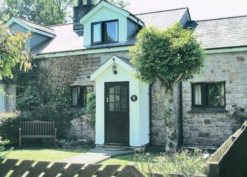 Henryd House | Sycamore Cottage