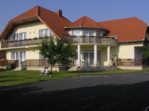 Gyenesdias Apartment | Szalóky Apartmanház
