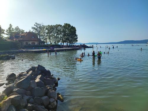 Balatonboglar Villa | Tóparti Villa - Balatonboglár