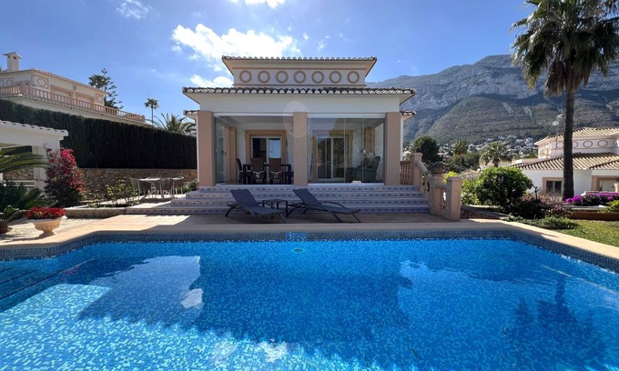 Denia Villa | T-1023, Navarrete, fantastic Villa with private pool in Dènia