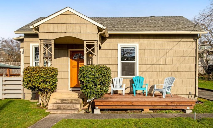 Bremerton House | T and B Cottage