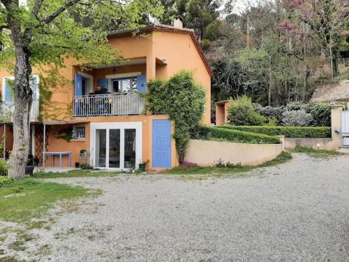 Apt Apartment | T.Belle Vue Panoramique au coeur du Luberon 40m2 + pergola . jardin. P