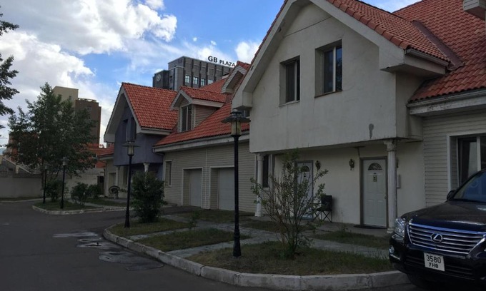Sukhbaatar House | T house
