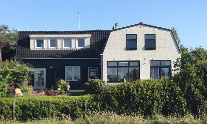 Zonnemaire Apartment | T Huuske tuinappartement met fantastisch uitzicht, nabij Zee