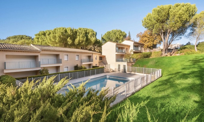 Greoux-les-Bains Apartment | T2 apartment with balcony/pool
