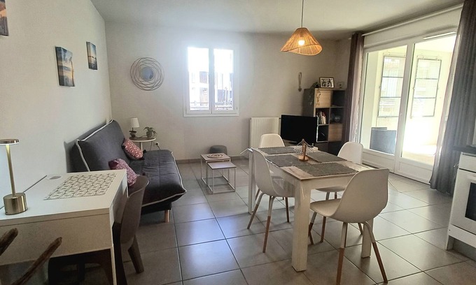 Le Teich Apartment | T2 sleeps 4 ideal location
