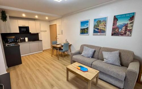 Evian-les-Bains Apartment | T2 - vue lac - 100 m du Hilton - Garage privé - 4 étoiles