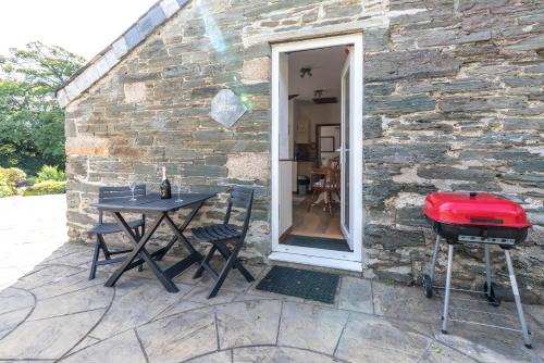 Fivelanes House | Ta Mill Cottages & Lodges - Smithy Cottage