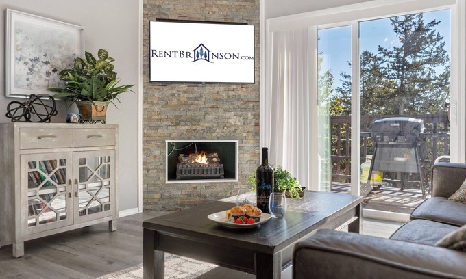 Kimberling City Condo | Table Rock Lake View/Access-Boat Dock-Free Daily Tickets-Kimberling City Condo