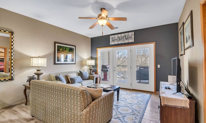 Branson Condo | Table Rock Lake Access & Great Views, Free Wifi, Daily Attraction Tickets, Private Grill!