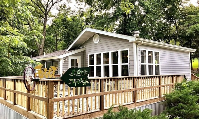 Beaver House | Table Rock Lake+White River+Scenic Bridge @ Beaver Bungalow