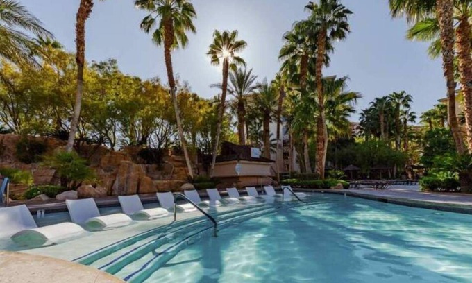 Las Vegas Resort | Tahiti Village Resort: Bora Bora 1B
