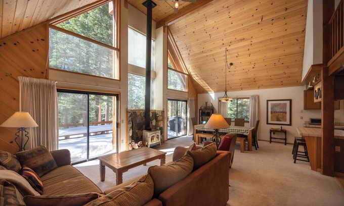 Truckee House | Tahoe Donner Cabin